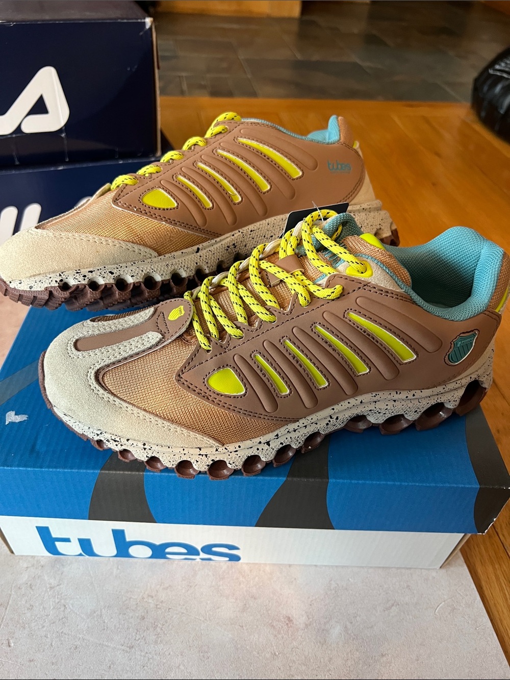 K-Swiss Tubes Pharo S Women’s Sneakers. Sold out color. Medium Width